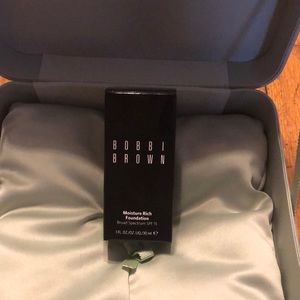 Bobbi Brown Moisture Rich Foundation